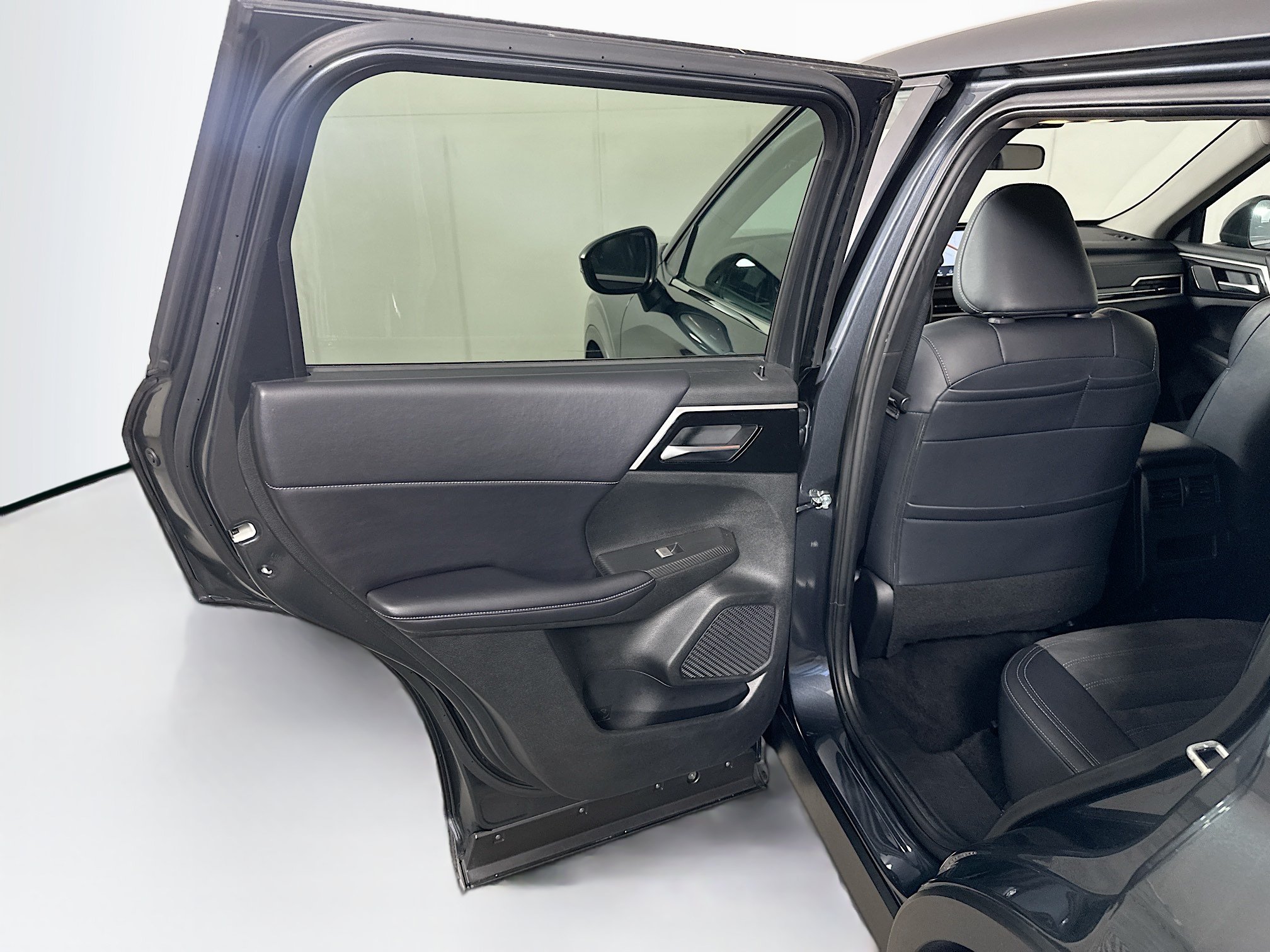 Used 2024 Mitsubishi Outlander SE AWD/4WD image 26