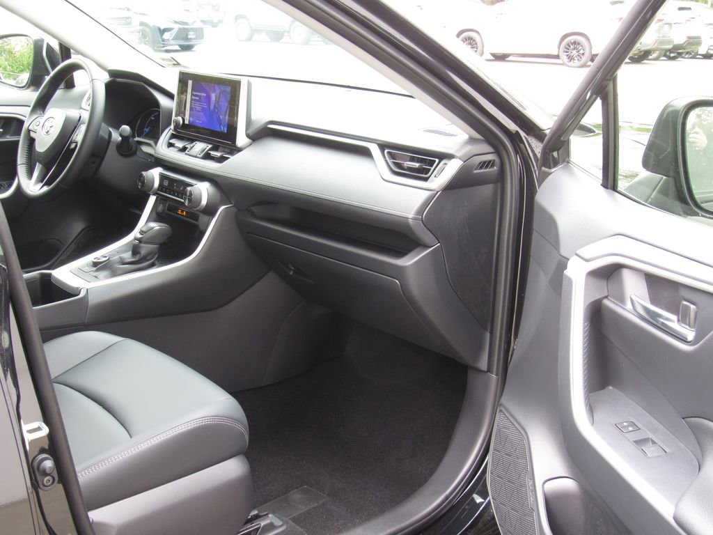 Certified 2025 Toyota RAV4 XLE Premium AWD/4WD image 18