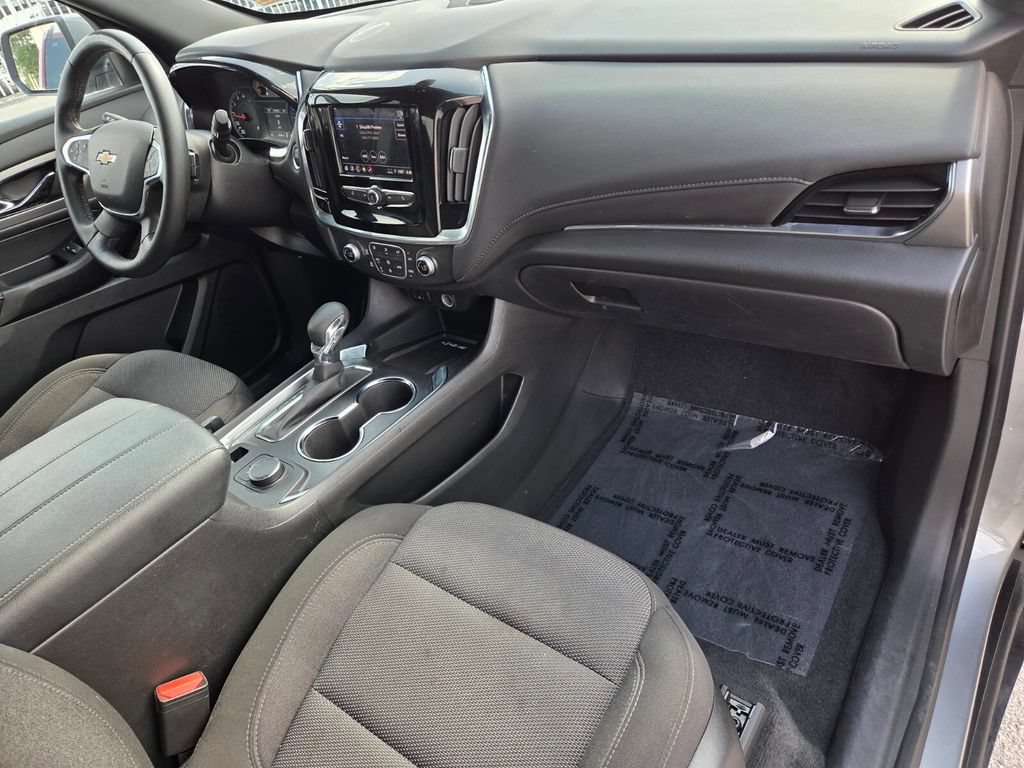 Certified 2023 Chevrolet Traverse LT FWD image 19