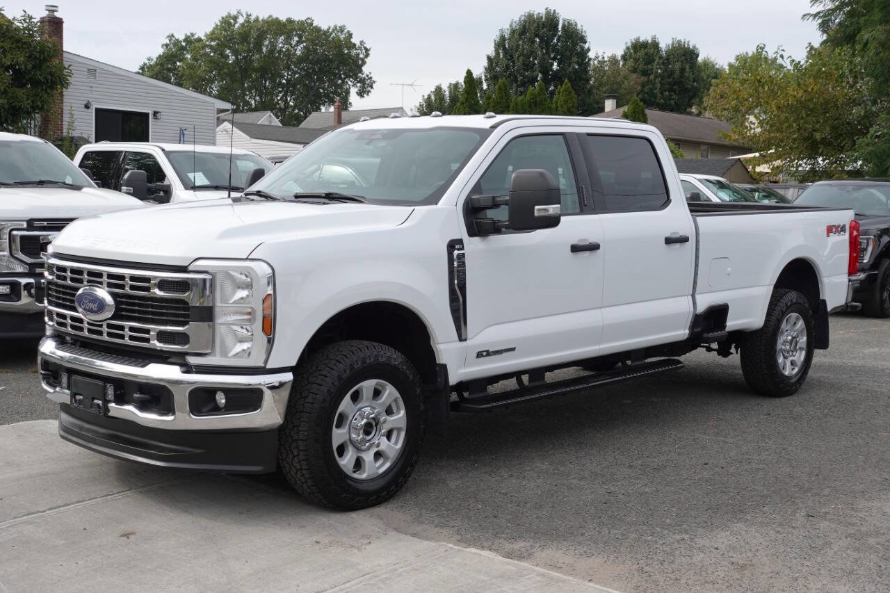 Used 2024 Ford F250 XLT image 1