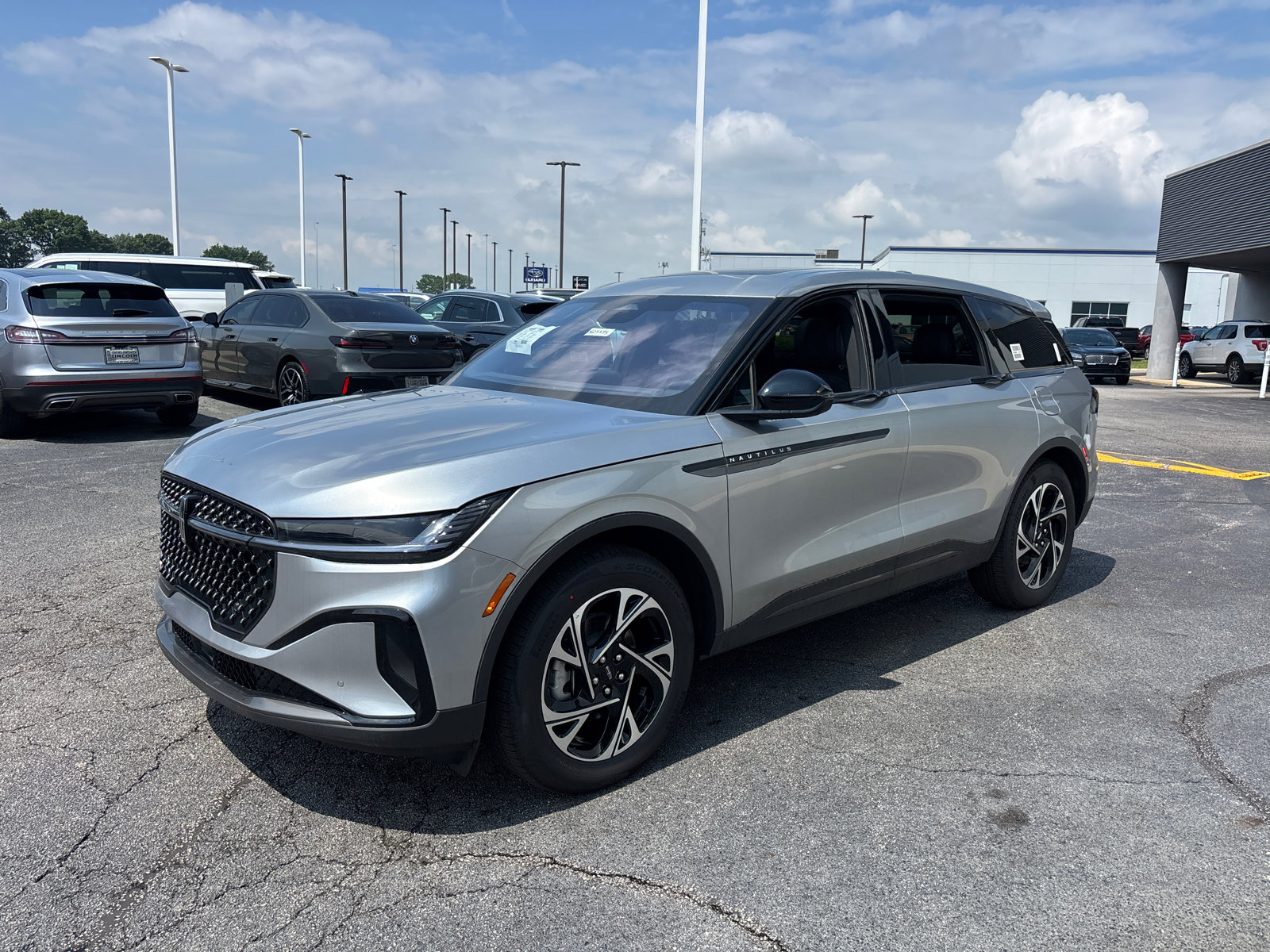 New 2025 Lincoln Nautilus Premier w/ Equipment Group 102A image 3