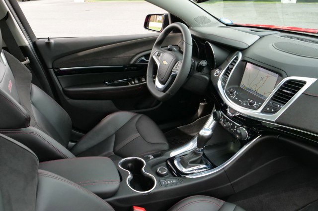 Used 2015 Chevrolet SS / 6.2L V8 / Sunroof / Heated & image 31