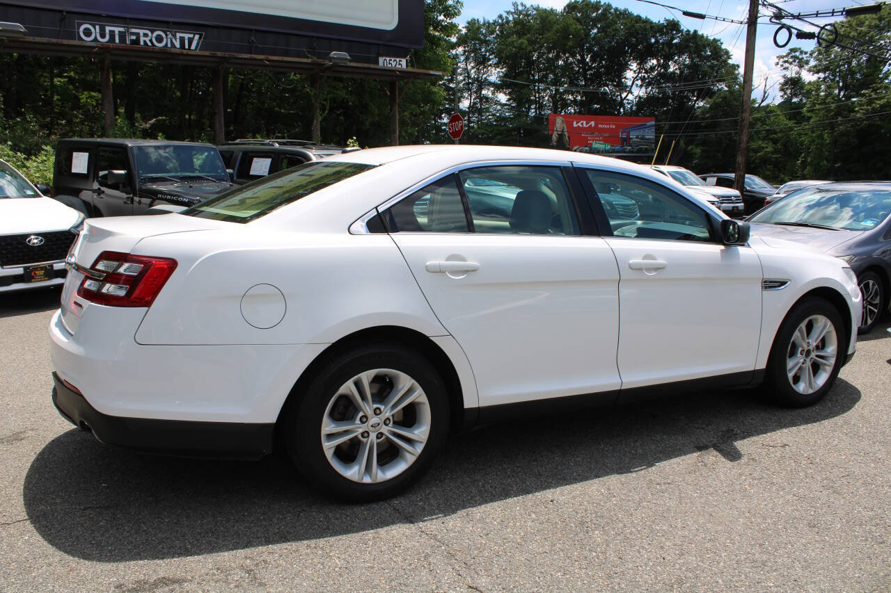 Used 2018 Ford Taurus SE FWD image 7
