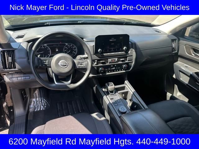 Used 2023 Nissan Pathfinder S w/ Cargo Package image 18