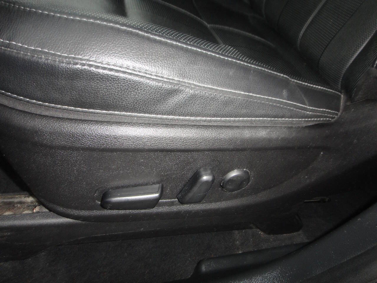 Used 2021 Kia Telluride EX w/ EX Premium Package image 12