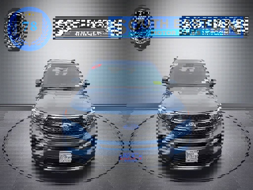 Used 2020 Ford Explorer XLT w/ Equipment Group 202A image 3