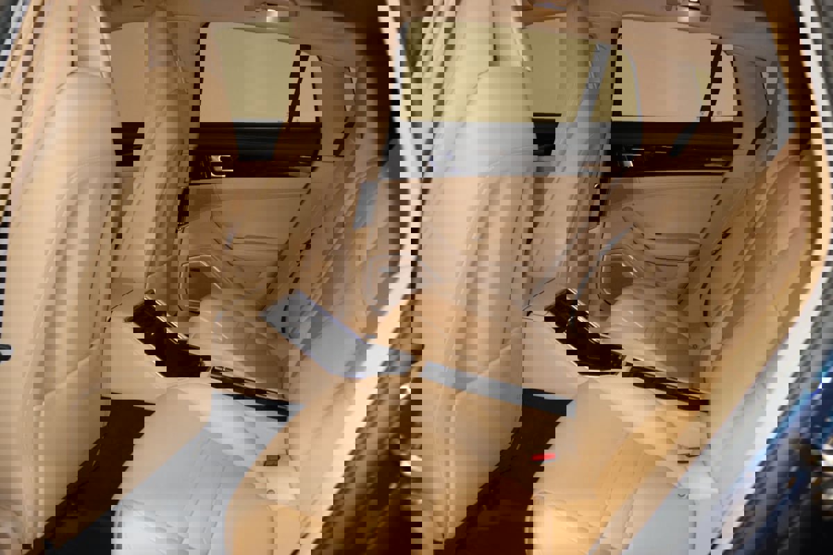 Used 2018 Porsche Panamera 4 image 71