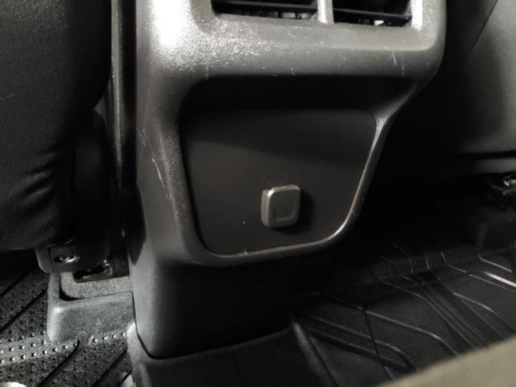 Used 2018 Chevrolet Equinox LT image 10