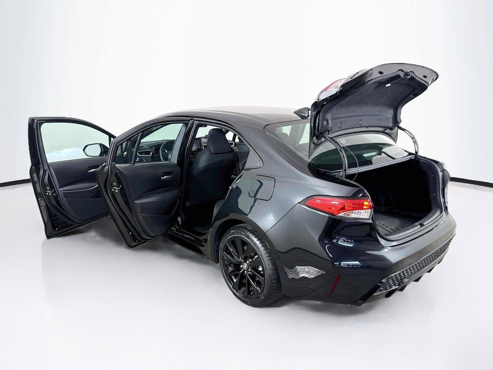 Used 2021 Toyota Corolla SE FWD image 35