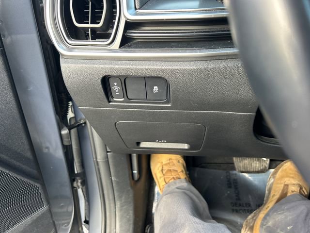 Used 2024 Kia Sorento S image 28