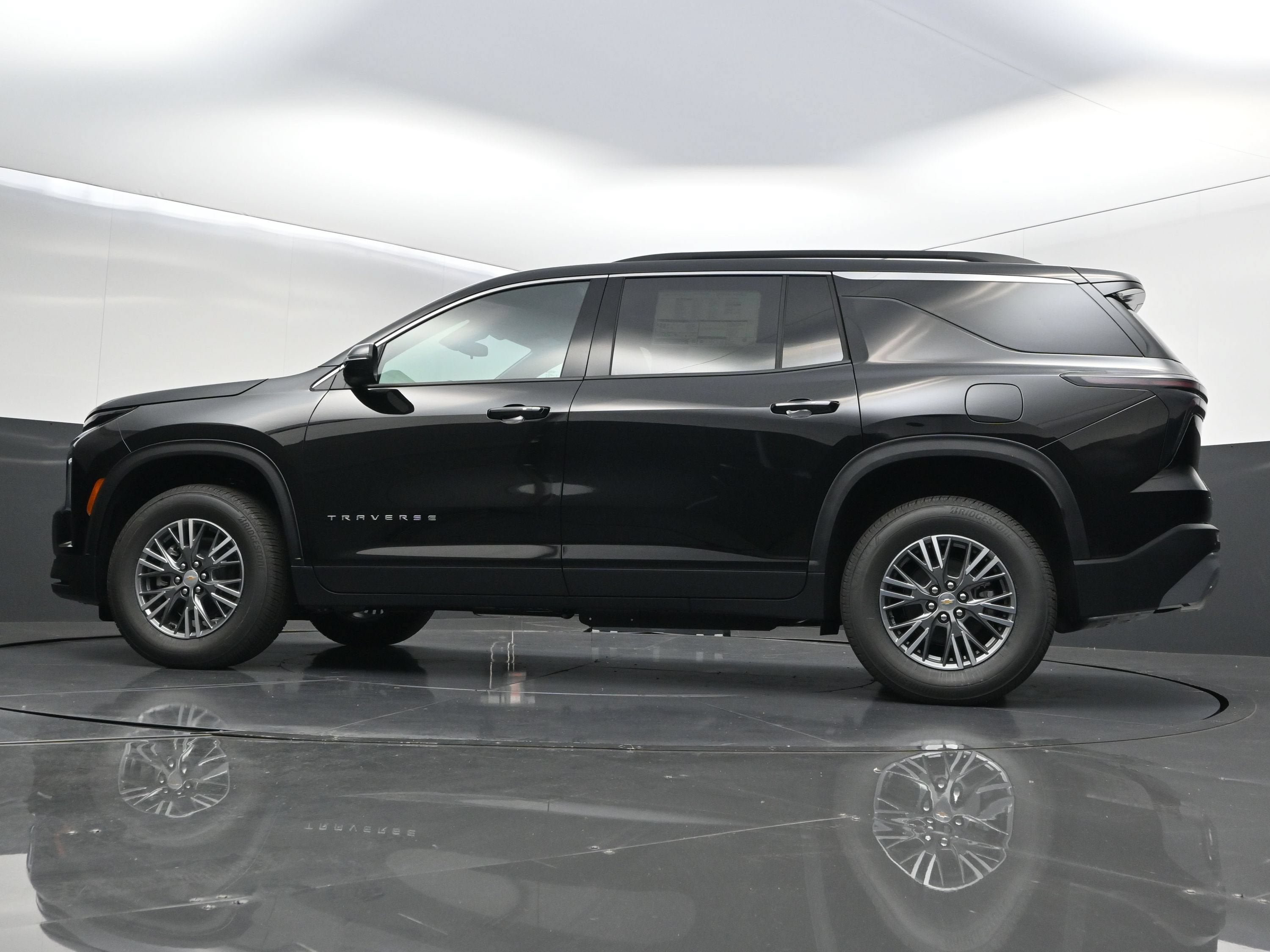 New 2027 Chevrolet Traverse LT FWD image 45