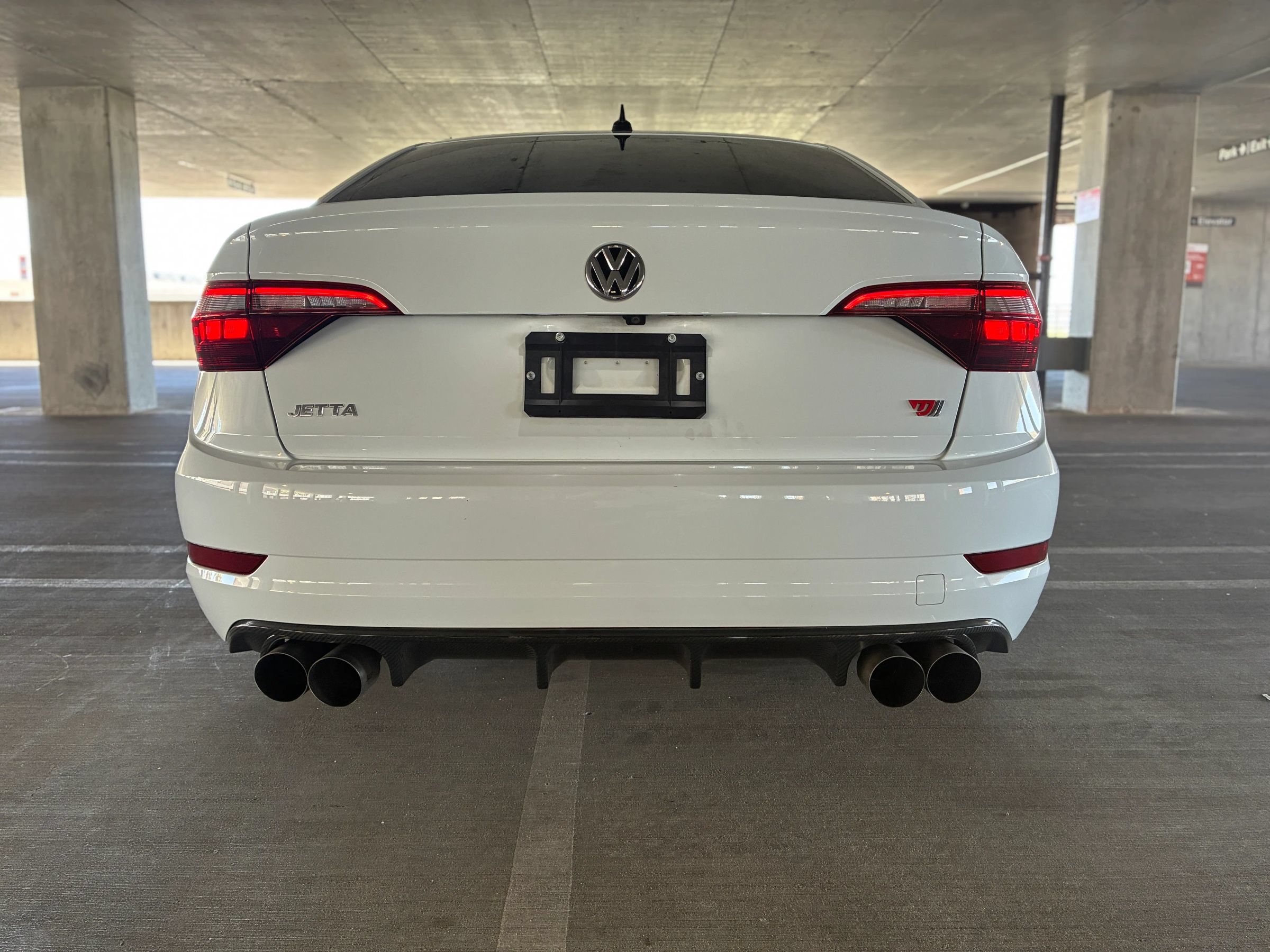 Used 2020 Volkswagen Jetta R-Line w/ R-Line Cold Weather Package FWD image 2