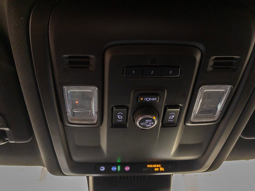 Used 2023 Chevrolet Tahoe LT w/ Luxury Package image 18