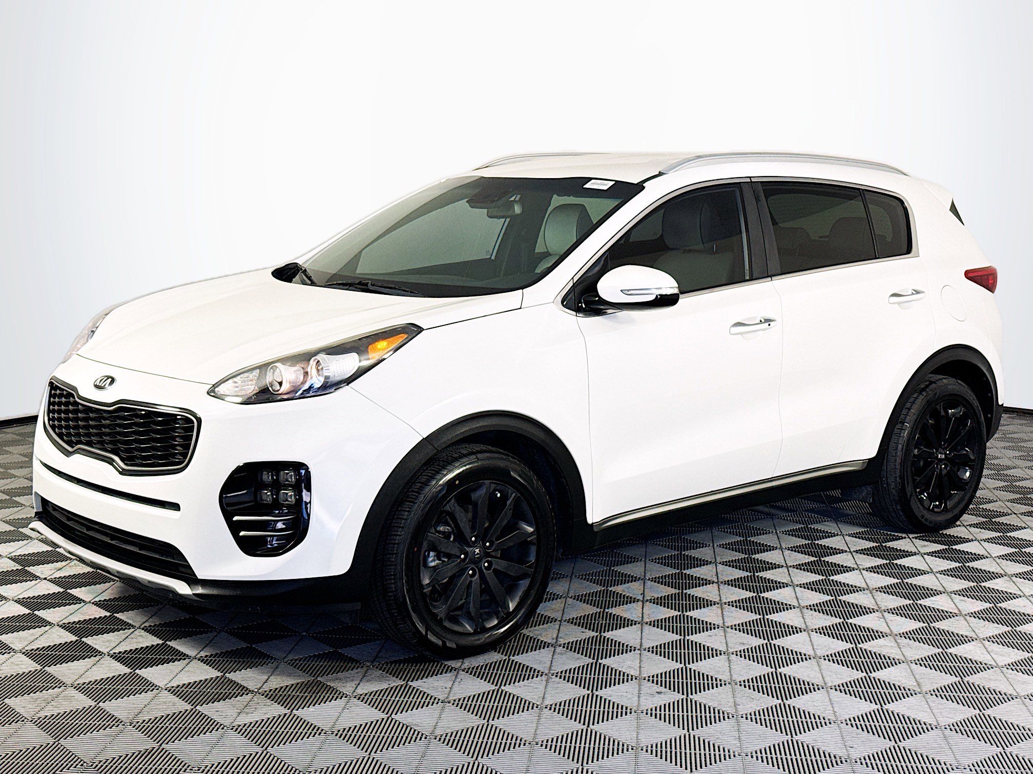 Used 2019 Kia Sportage EX w/ EX Sport Appearance Package image 4