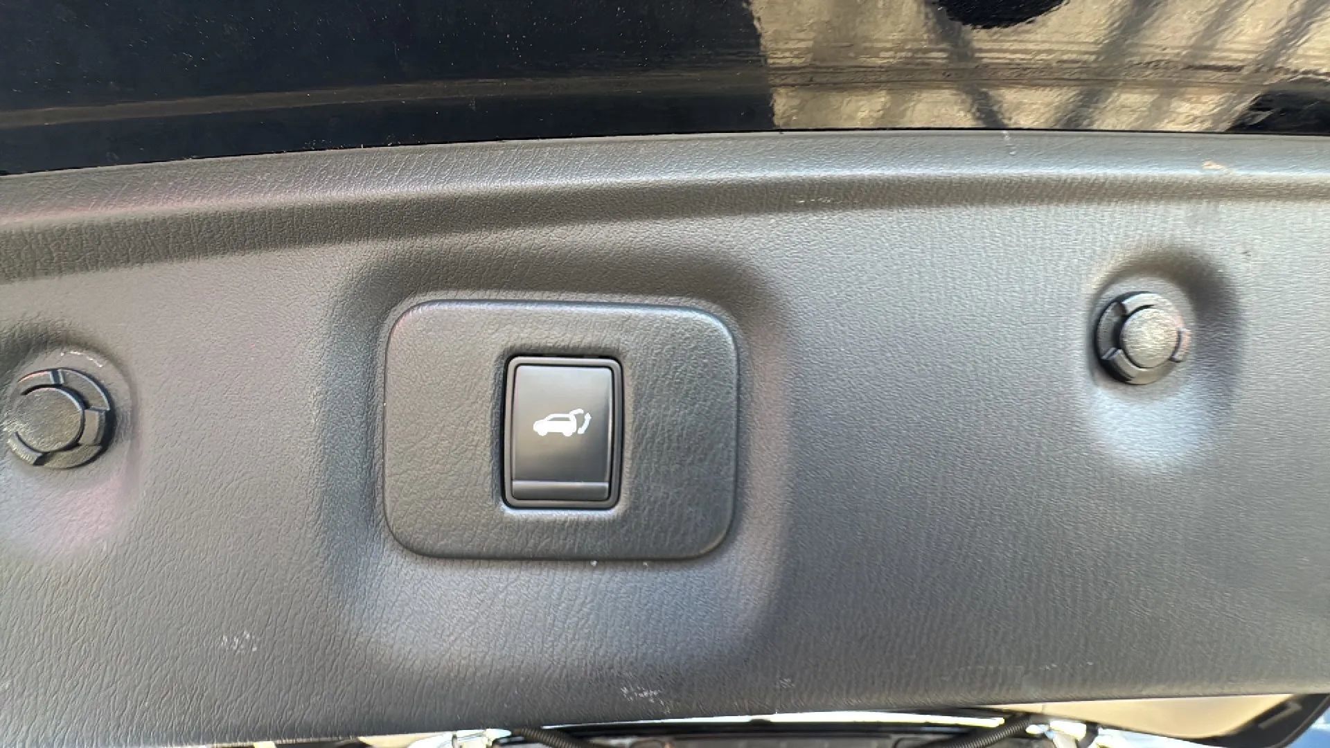 Used 2019 INFINITI QX60 Luxe w/ Essential Package image 19