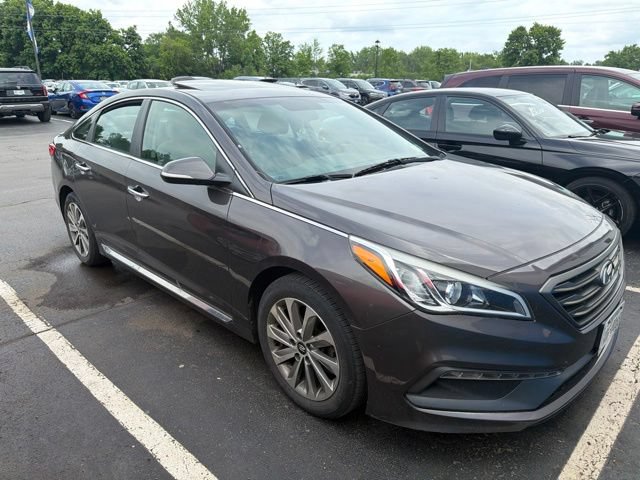 Used 2016 Hyundai Sonata Sport w/ Option Group 1V FWD image 2