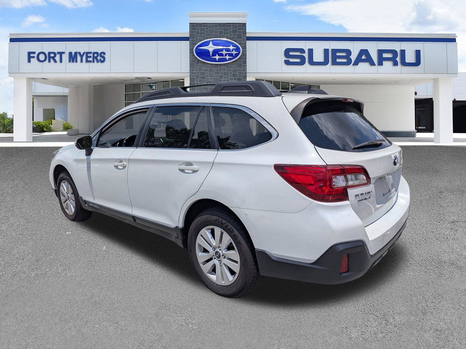 Used 2019 Subaru Outback 2.5i Premium AWD/4WD image 6