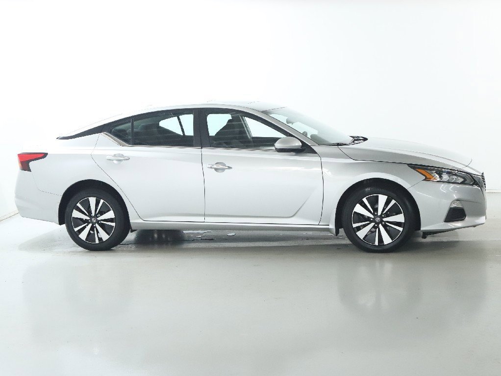 Used 2021 Nissan Altima 2.5 SV w/ SV Premium Package image 11