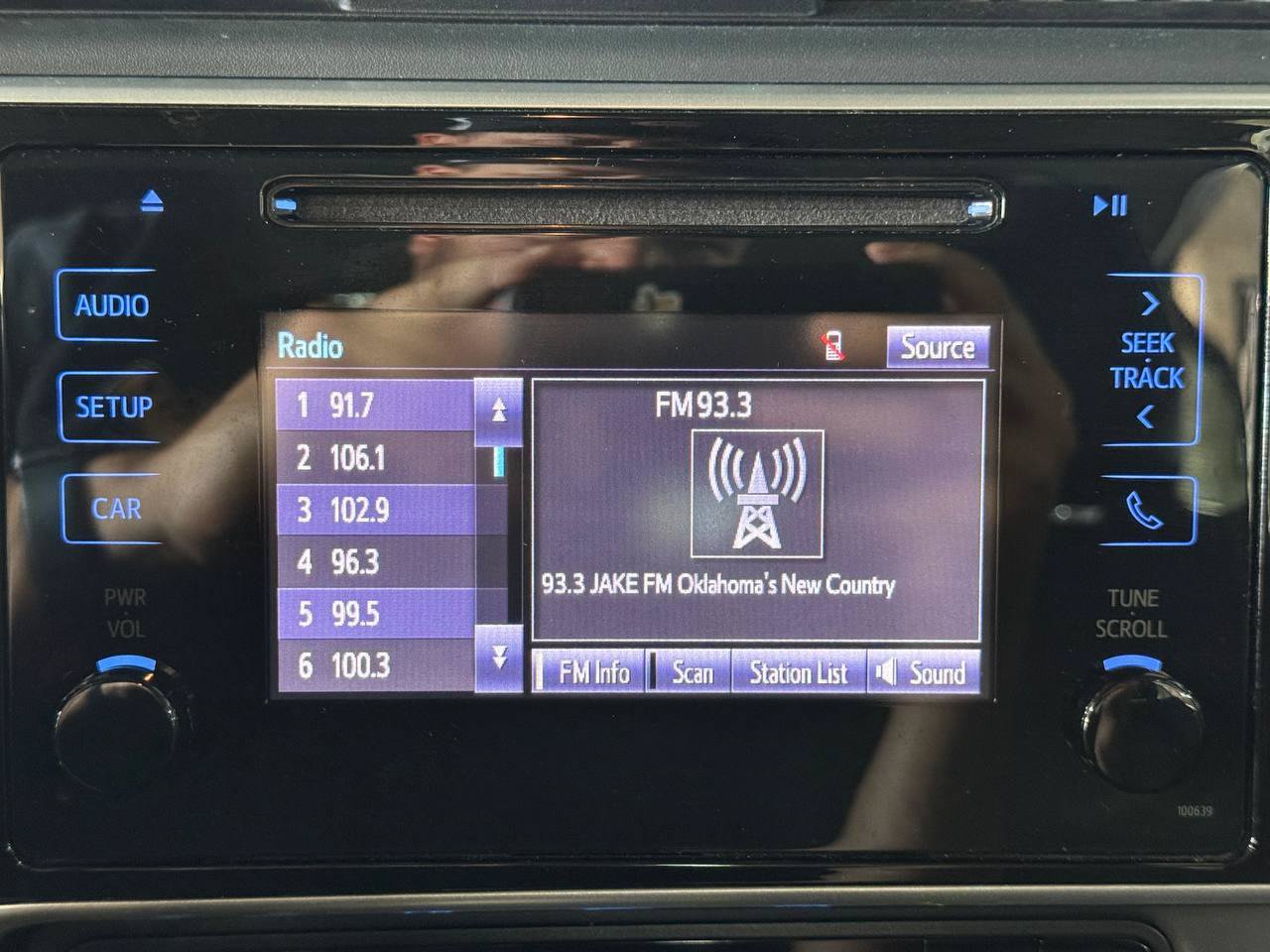 Used 2017 Toyota Corolla SE FWD image 23