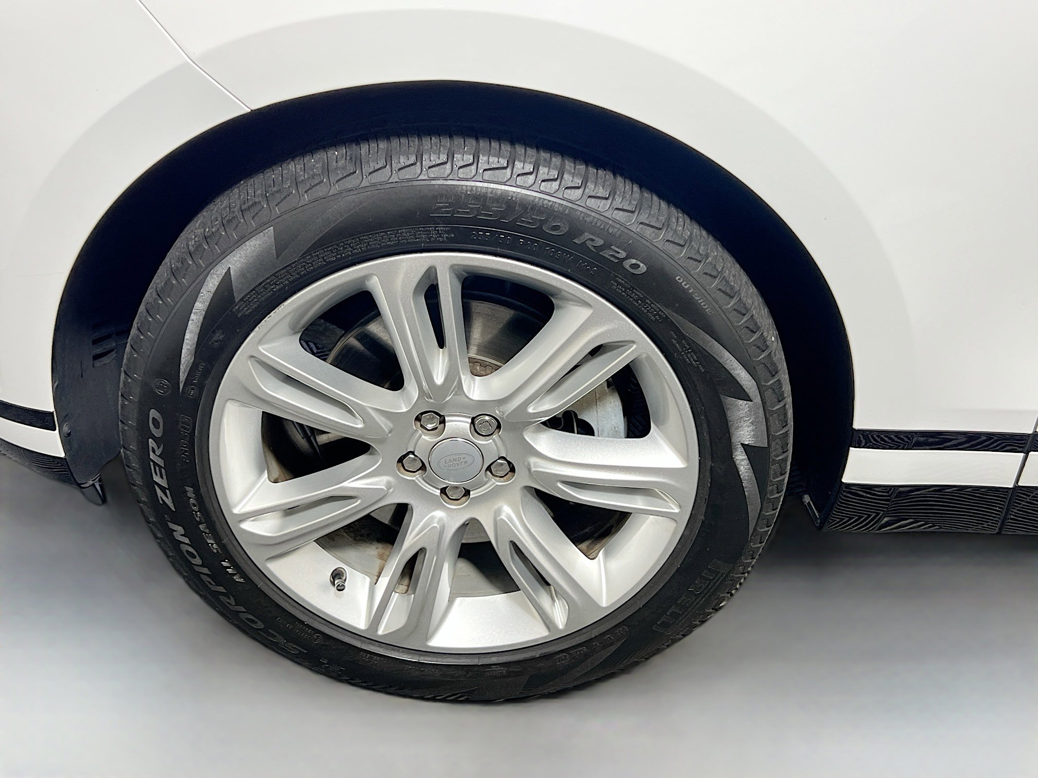 Used 2023 Land Rover Range Rover Velar S image 13