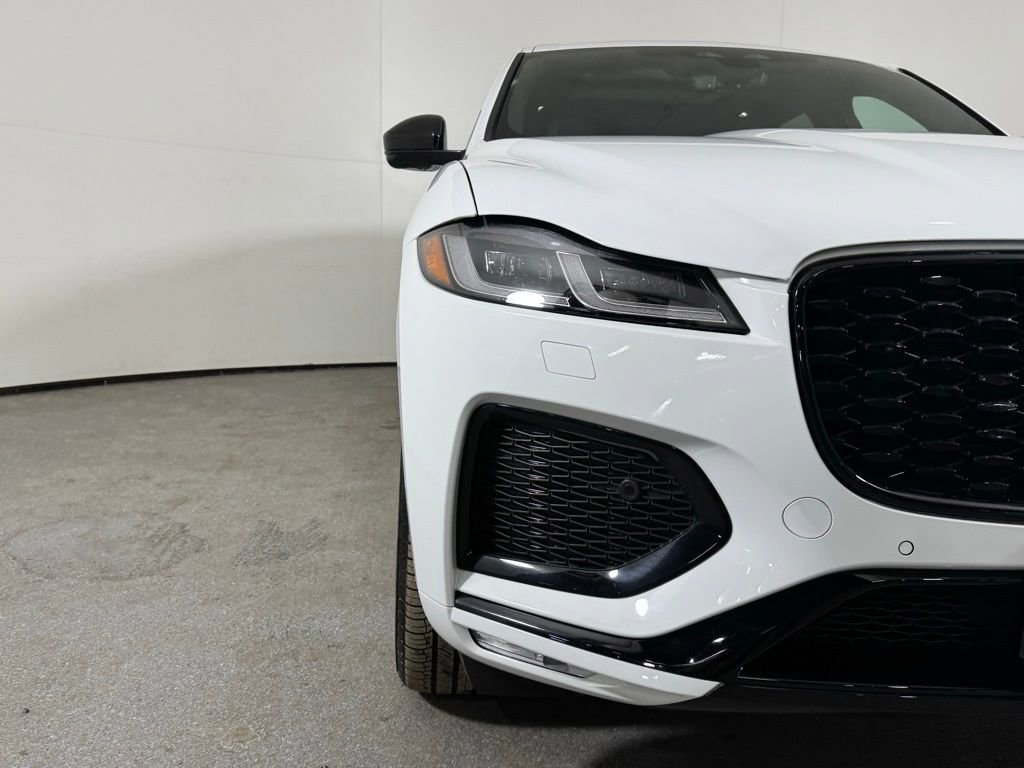 Used 2025 Jaguar F-PACE R-Dynamic S image 4