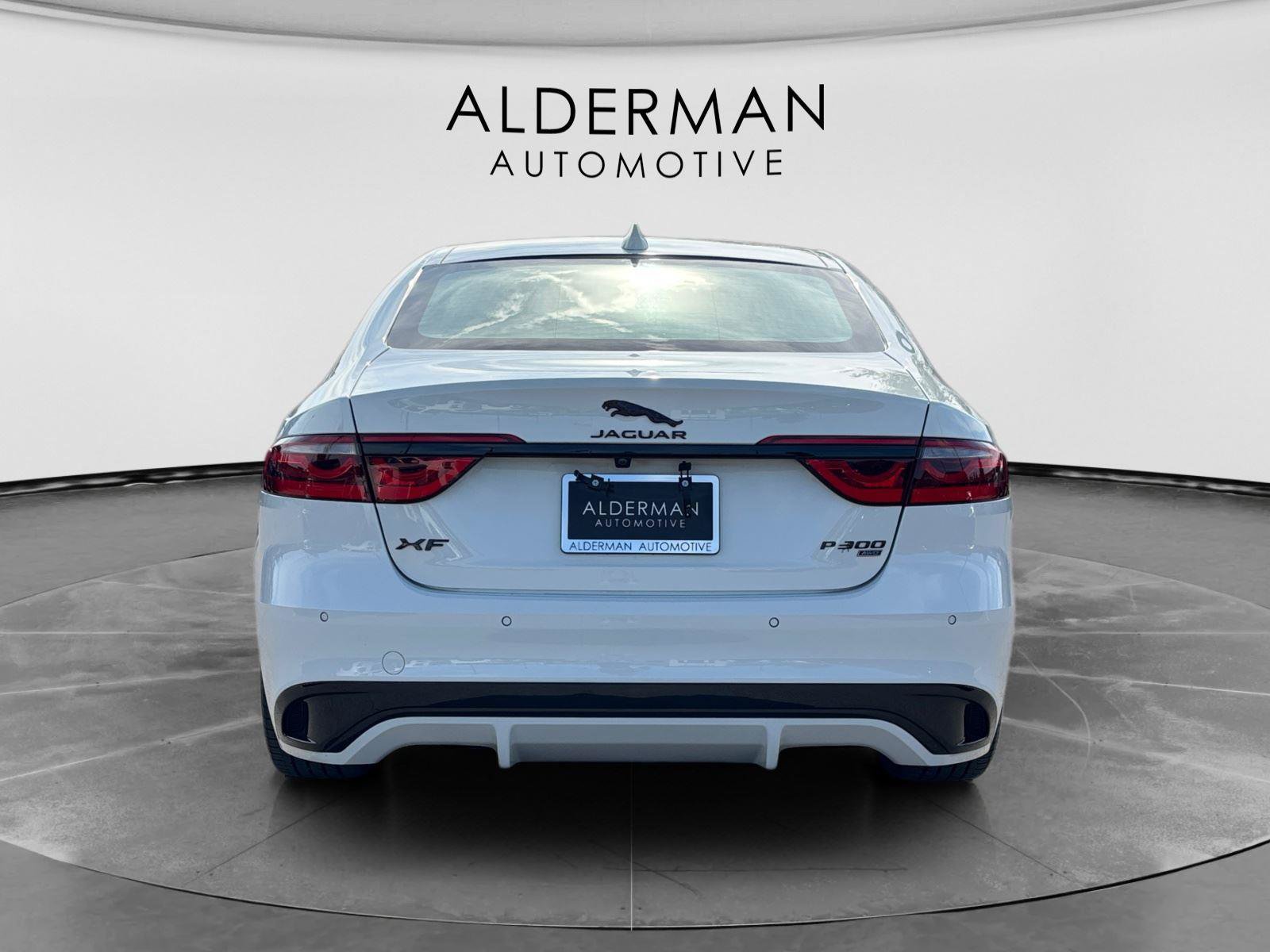 Used 2021 Jaguar XF R-Dynamic SE AWD/4WD image 5