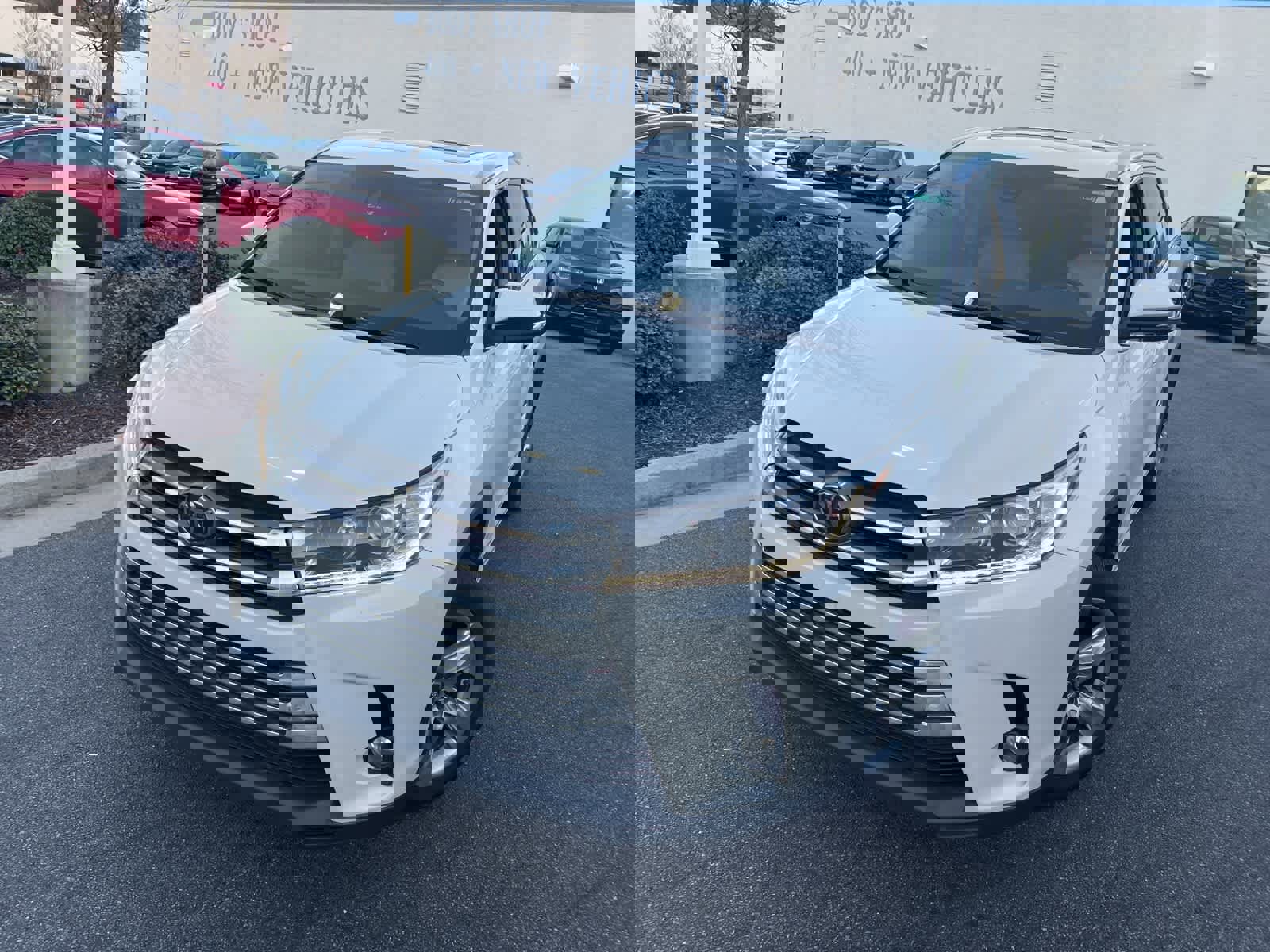 Used 2017 Toyota Highlander Limited image 3