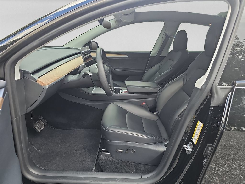 Used 2025 Tesla Model Y Long Range RWD image 23