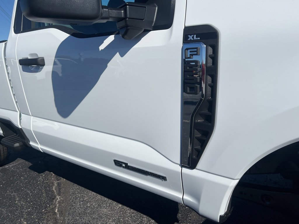 New 2026 Ford F250 4x4 Regular Cab Super Duty image 4