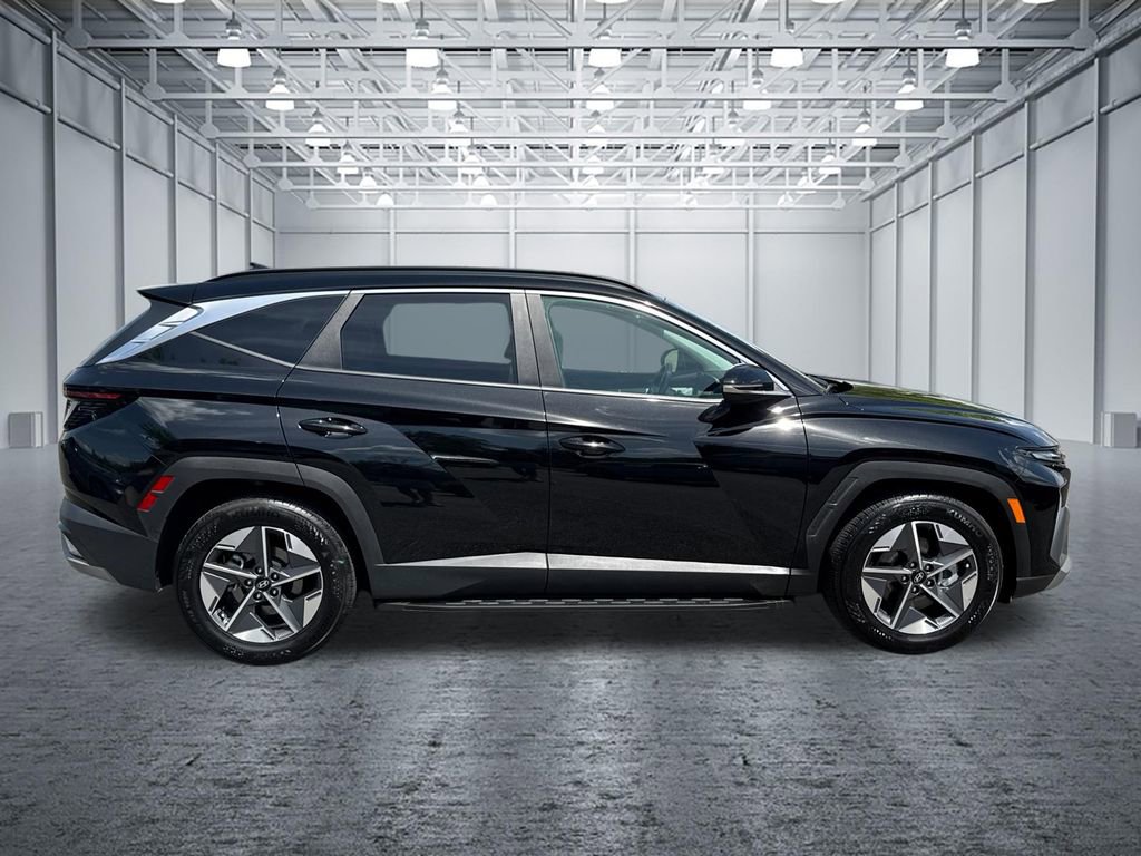 Certified 2025 Hyundai Tucson SEL FWD image 8