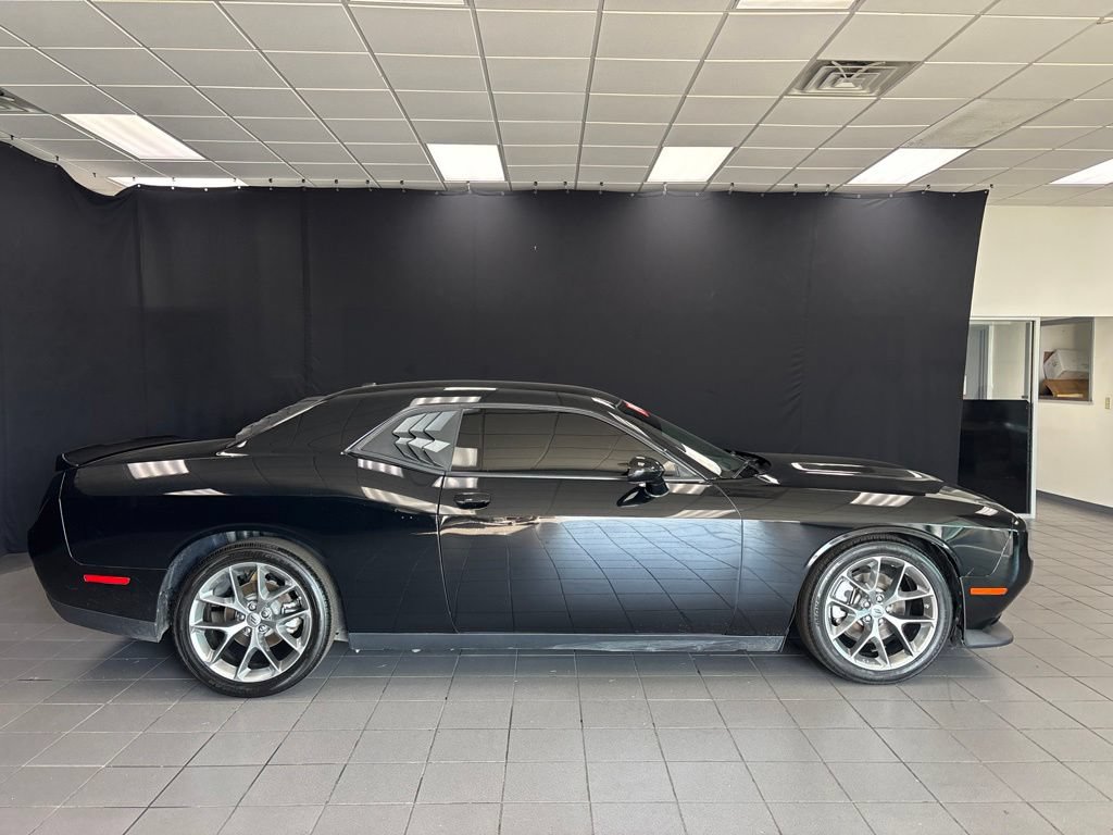 Used 2022 Dodge Challenger GT RWD image 2
