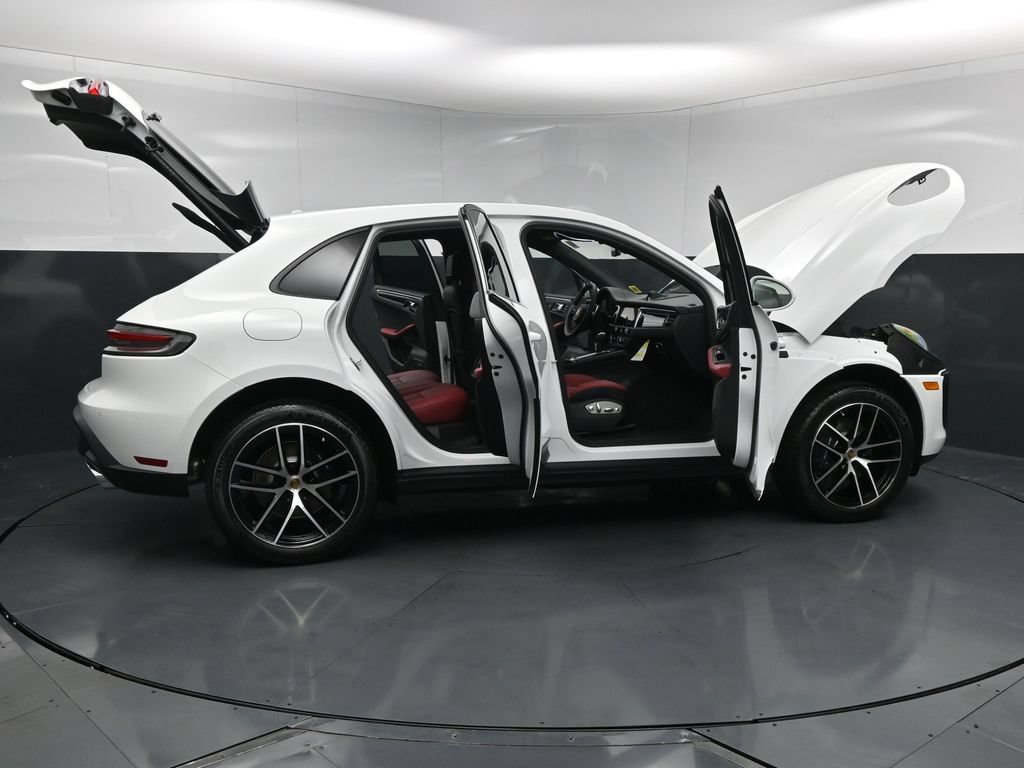 New 2026 Porsche Macan AWD/4WD image 34