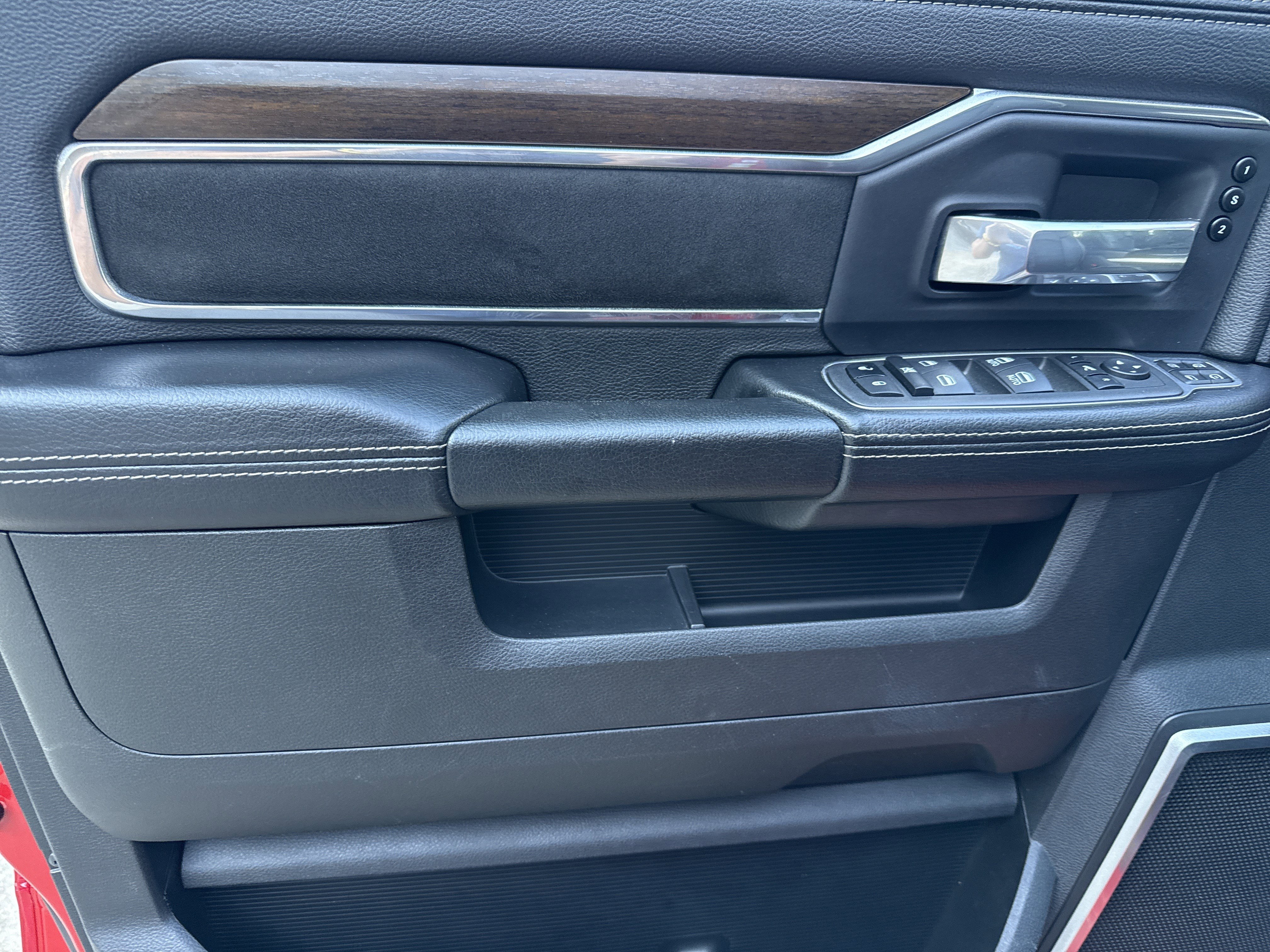 Used 2024 RAM 3500 Laramie image 10