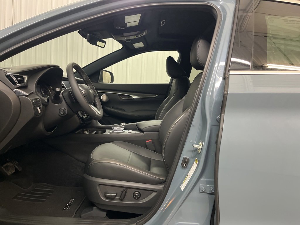 Certified 2025 INFINITI QX55 Essential image 13