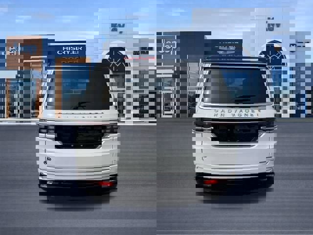 Used 2024 Jeep Grand Wagoneer L Series III image 4