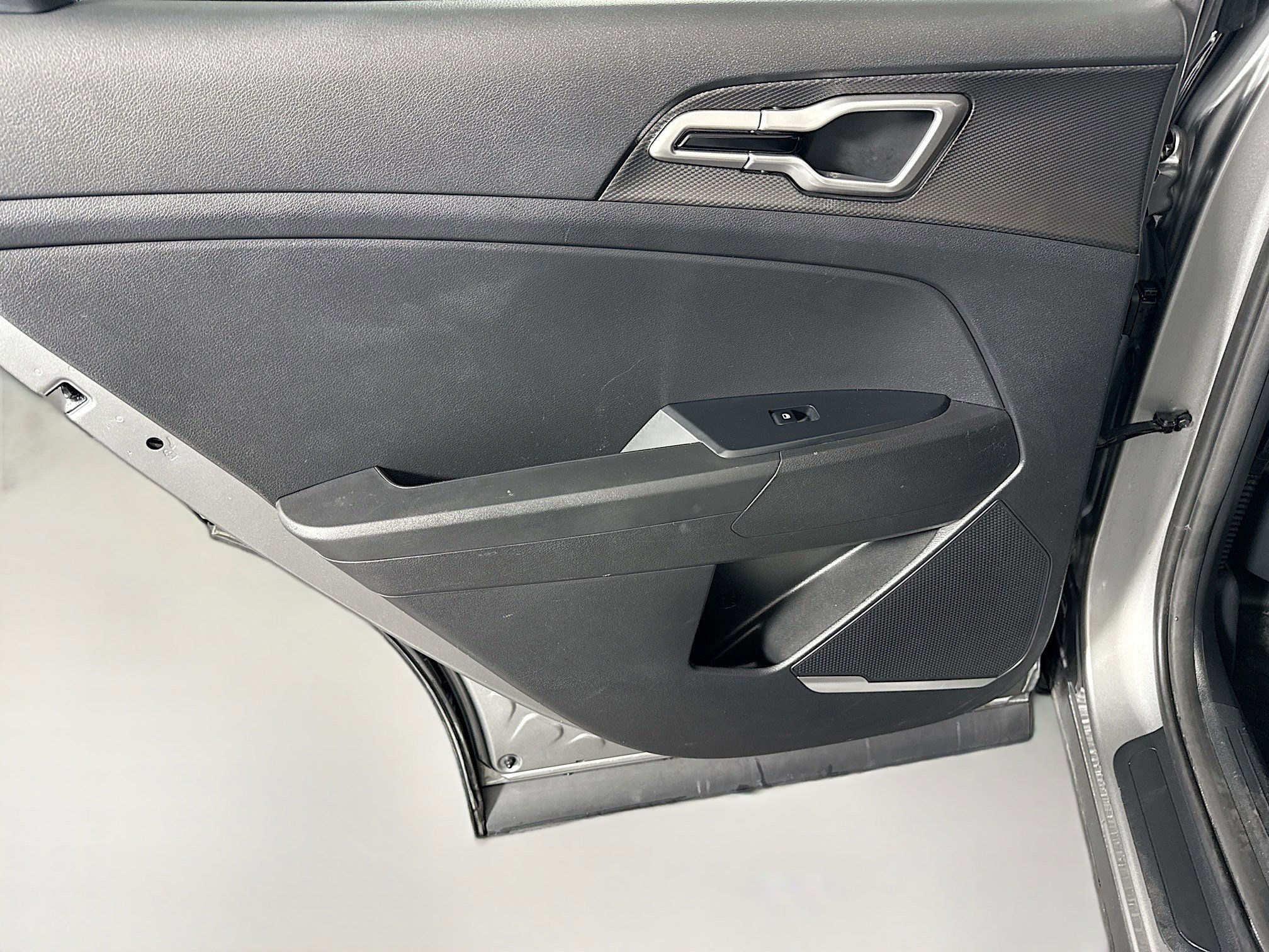 Used 2024 Kia Sportage LX image 25