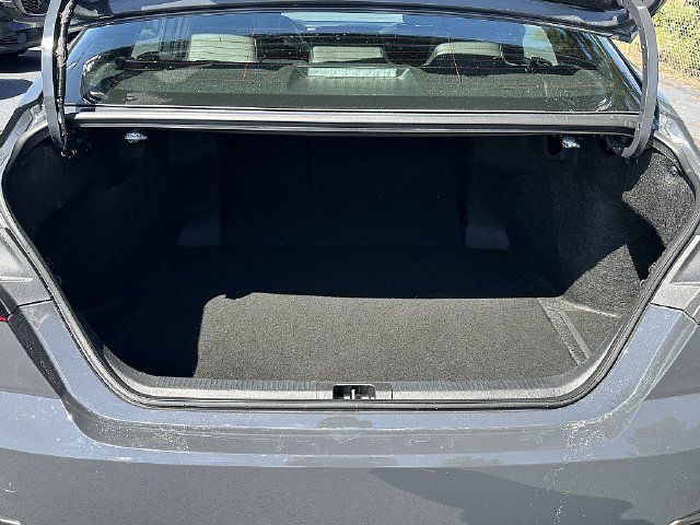 Used 2025 Toyota Camry SE FWD image 16