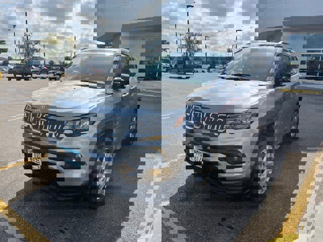 Used 2022 Jeep Compass Latitude w/ Convenience Group image 3