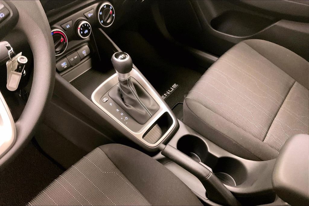New 2026 Hyundai Venue SE image 8