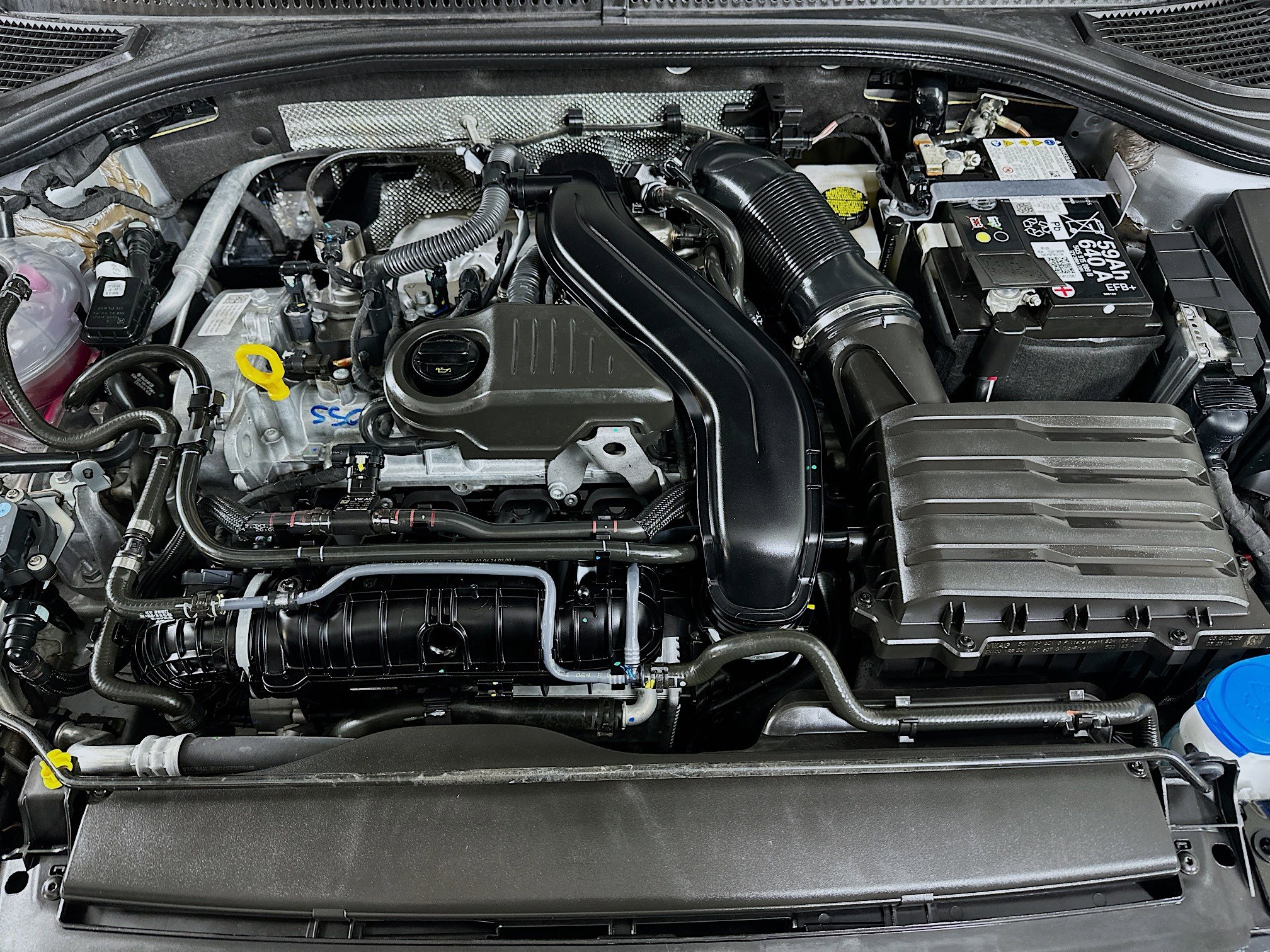 Used 2025 Volkswagen Jetta SE image 32