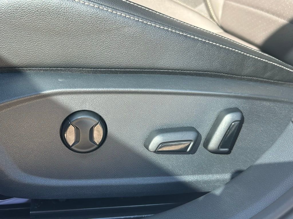 Used 2023 Volkswagen Jetta SE image 23