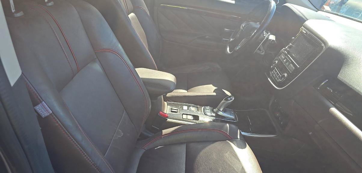 Used 2018 Mitsubishi Outlander SEL AWD/4WD image 8