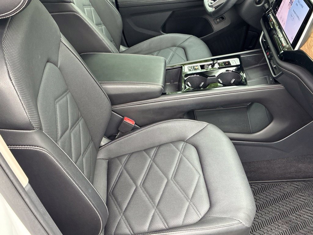Used 2024 Volkswagen Atlas SE AWD/4WD image 46
