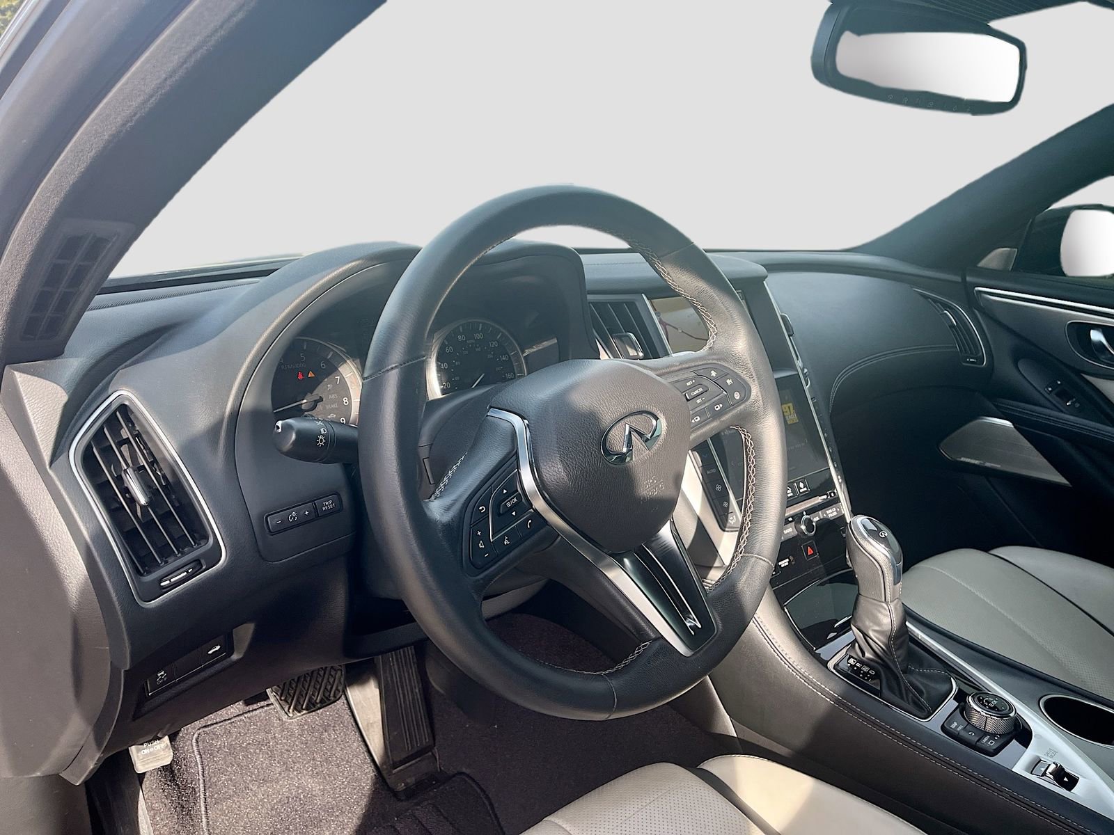 Used 2022 INFINITI Q60 3.0t Luxe w/ Essential Package RWD image 9