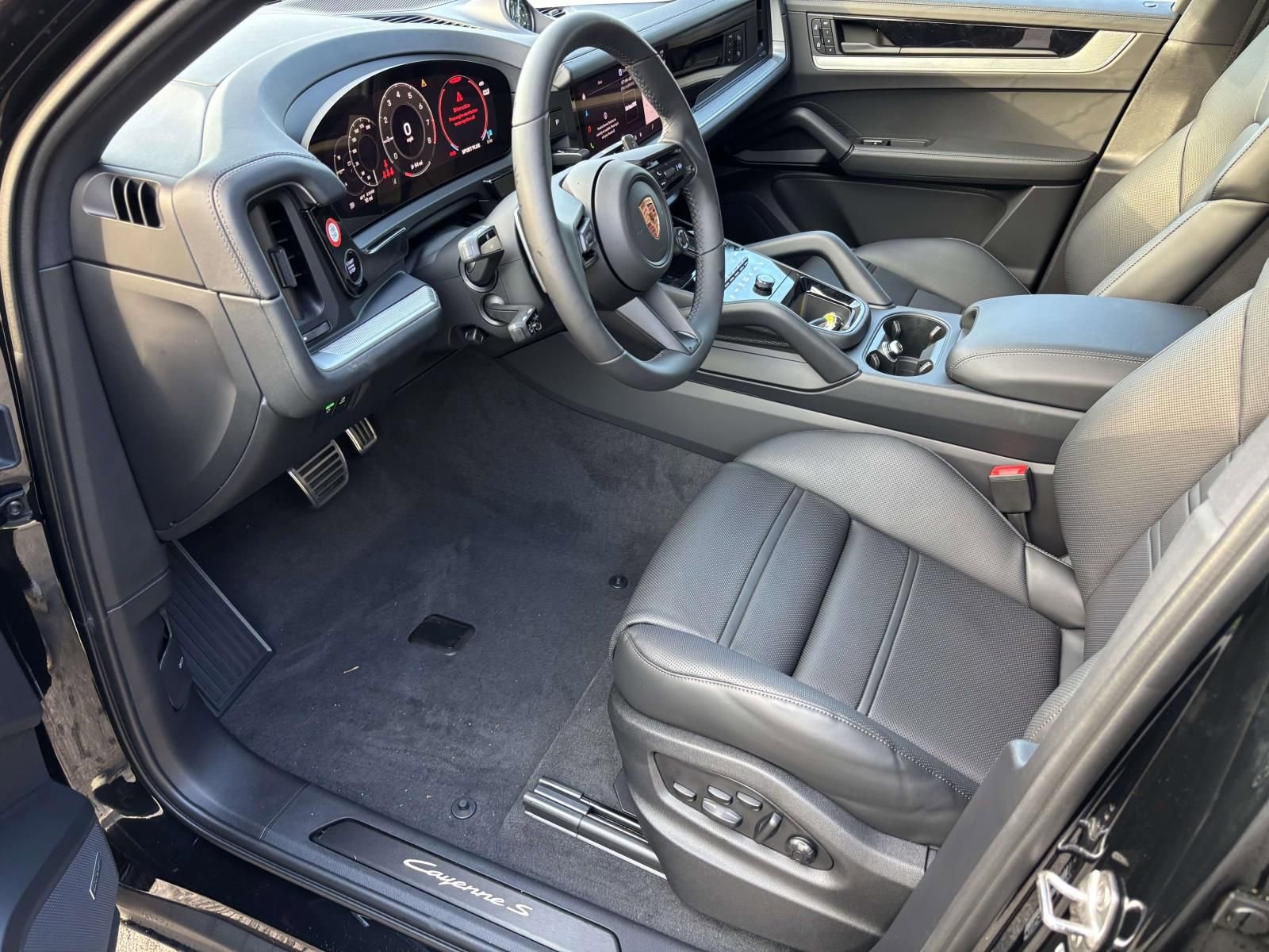 New 2026 Porsche Cayenne S AWD/4WD image 19