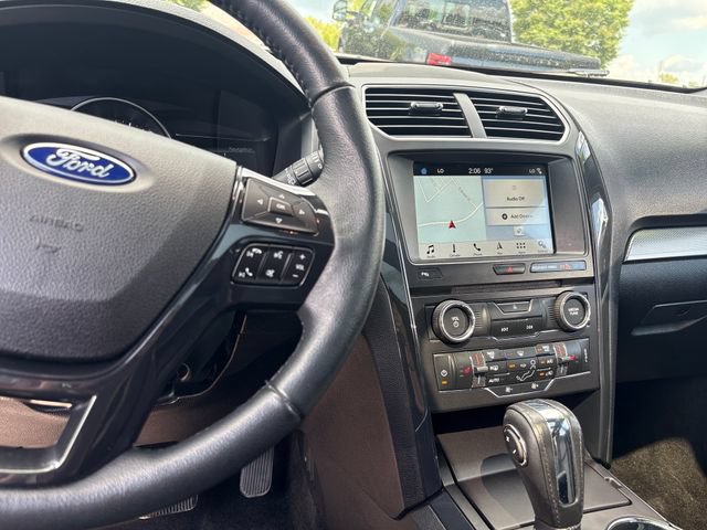 Used 2018 Ford Explorer XLT w/ Equipment Group 202A AWD/4WD image 24