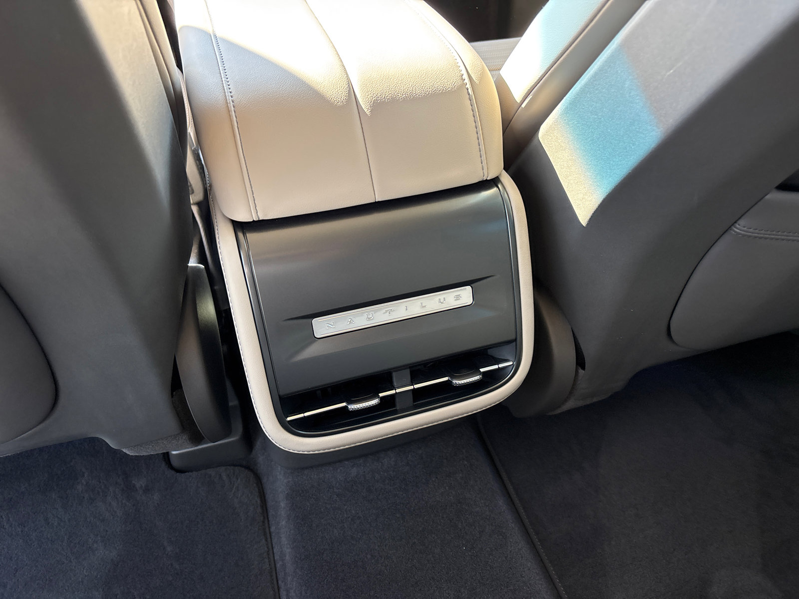 Certified 2024 Lincoln Nautilus Reserve AWD/4WD image 32