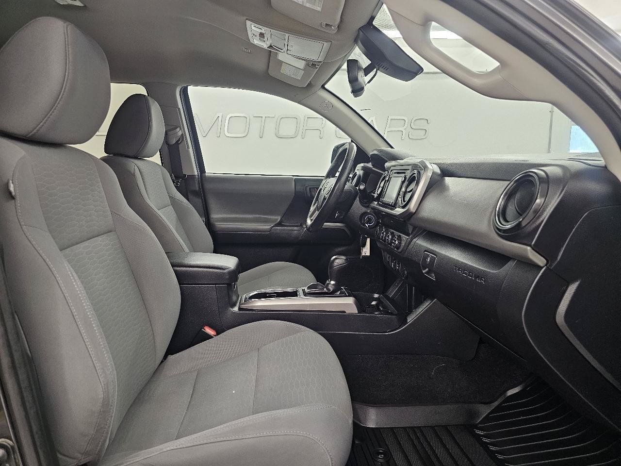 Used 2019 Toyota Tacoma SR5 AWD/4WD image 23