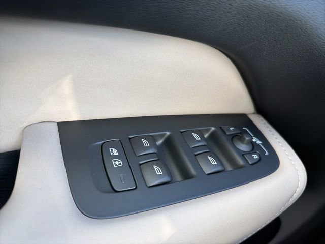 New 2026 Volvo XC60 B5 Plus w/ Protection Package Premier image 21
