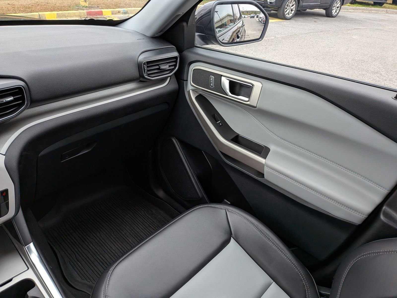 Certified 2023 Ford Explorer XLT w/ Equipment Group 202A image 19